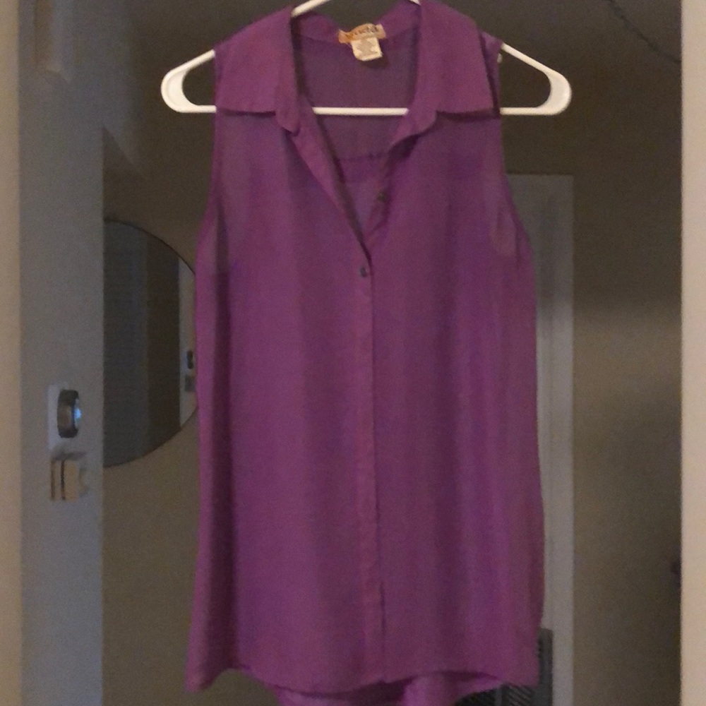 Purple sleeveless button down blouse